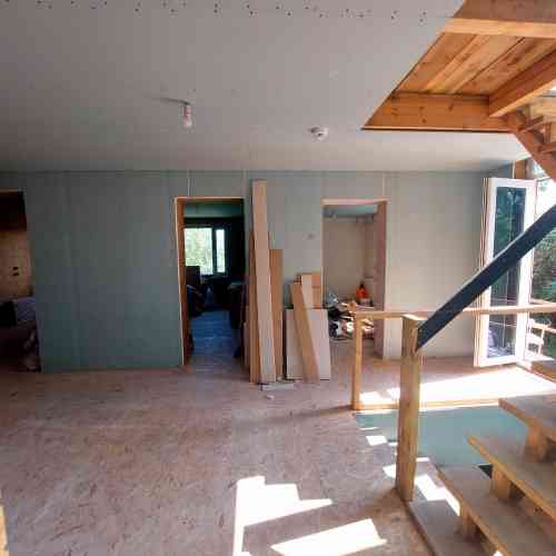 Продаётся трёхэтажный жилой дом в Огре с отличными возможностями для Огре и Огрский край