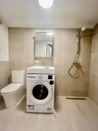 Ilgtermiņa īrei pieejams mūsdienīgs un līdz detaļām pārdomāts studio tipa dzīvoklis Rīga - foto 8