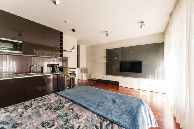 Plašs Studio dzīvoklis Jaunajā projektā Ķīpsalā.  Dzīvoklis ietver dzīvojamo istabu, kas Rīga - foto 6