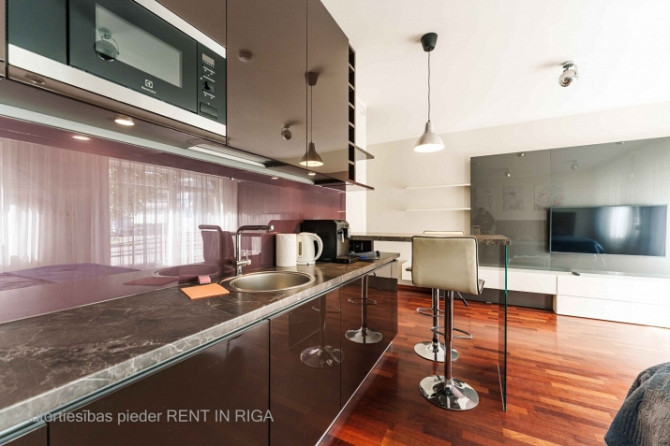 Plašs Studio dzīvoklis Jaunajā projektā Ķīpsalā.  Dzīvoklis ietver dzīvojamo istabu, kas Rīga - foto 7