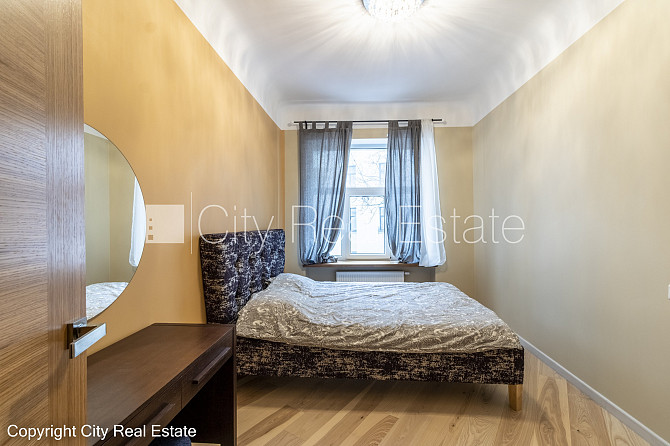 Здание во дворе, благоустроенная озеленённая территория, закрытый двор, въездные Рига - изображение 9