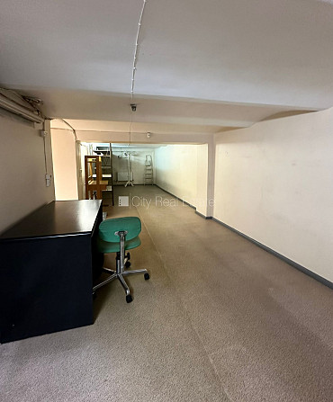 Здание во дворе, благоустроенная озеленённая территория, закрытый двор, въездные Рига - изображение 19