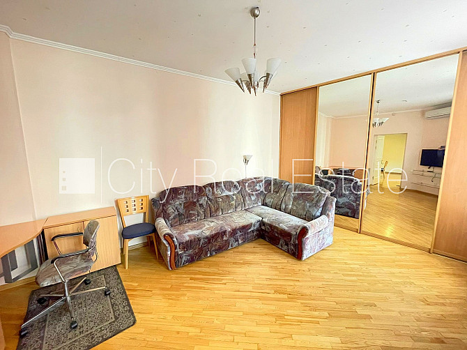 Здание во дворе, закрытый двор, вход со двора, окна выходят во двор, количество Рига - изображение 16