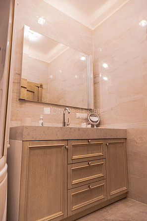 Фасадный дом, реновированный дом, поменянное покрытие крыши, благоустроенная Рига - изображение 20