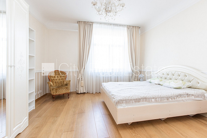 Фасадный дом, реновированный дом, поменянное покрытие крыши, благоустроенная Рига - изображение 4