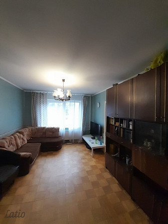 Pārdošanā 4-istabu dzīvoklis Zolitūdē. Tas sastāv no priekštelpas, trīs izolētām istabām, vienas cau Рига - изображение 3