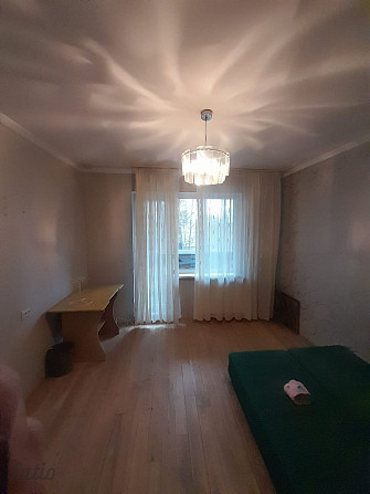 Pārdošanā 4-istabu dzīvoklis Zolitūdē. Tas sastāv no priekštelpas, trīs izolētām istabām, vienas cau Рига - изображение 4