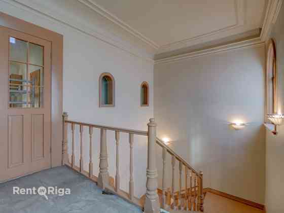 Сдаются помещения в историческом здании на улице Элизабетес, напротив парка Рига