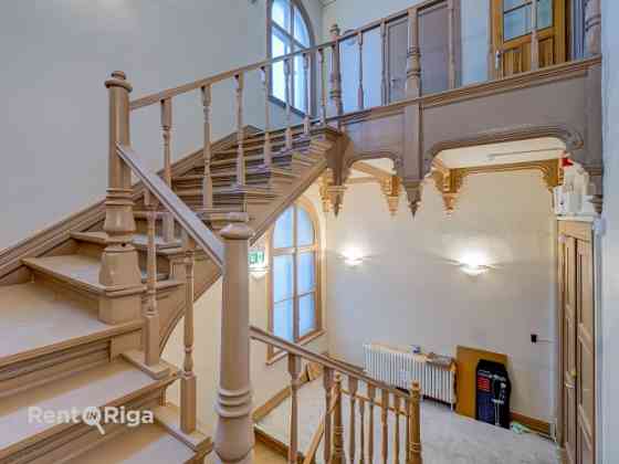 Сдаются помещения в историческом здании на улице Элизабетес, напротив парка Рига