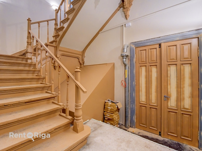 Сдаются помещения в историческом здании на улице Элизабетес, напротив парка Рига - изображение 2