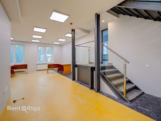 Новый автономный офис в Тихом центре  в двух уровнях, с отдельным входом. Рига - изображение 1