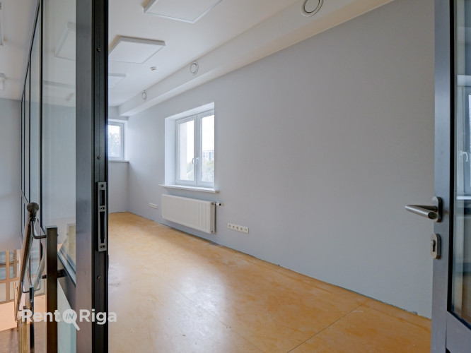 Новый автономный офис в Тихом центре  в двух уровнях, с отдельным входом. Рига - изображение 6