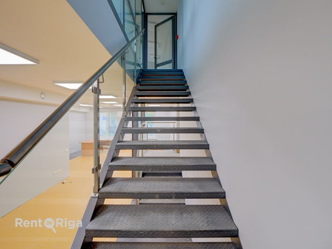 Новый автономный офис в Тихом центре  в двух уровнях, с отдельным входом. Рига - изображение 7