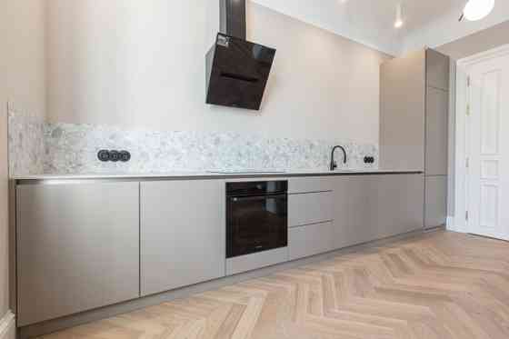 Эксклюзивная полностью реставрированная квартира у Верманского сада  Доступна с Рига