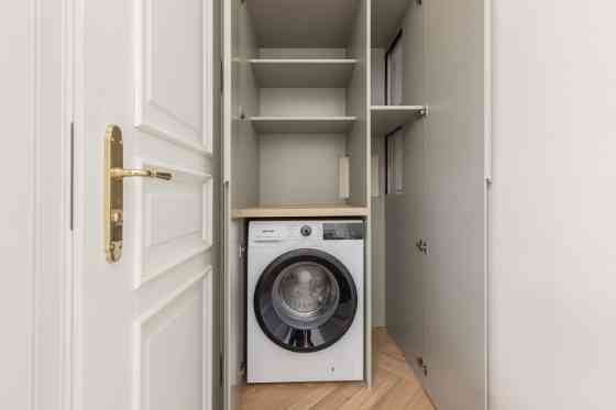 Эксклюзивная полностью обновлённая студия у Верманского сада  Квартира (4 этаж): - Рига