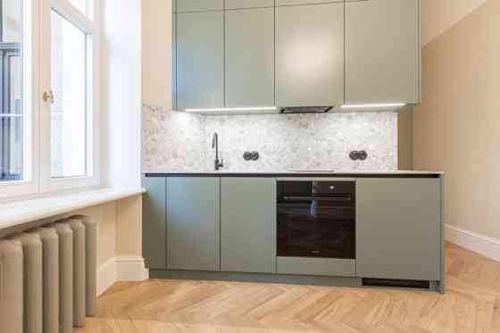 Эксклюзивная полностью обновлённая студия у Верманского сада  Квартира (4 этаж): - Рига