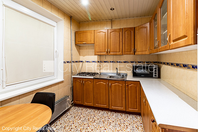 Земля в собственности, здание во дворе, благоустроенная озеленённая территория, Рига - изображение 18