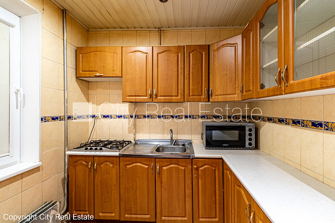 Земля в собственности, здание во дворе, благоустроенная озеленённая территория, Рига - изображение 19