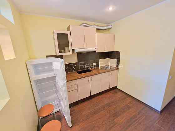 Новостройка, фасадный дом, закрытый двор, возможность аренды парковки, вход с Рига