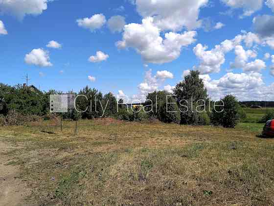 Земля в собственности, зеленая территория 3765 м2, разрешено строить объект Рига