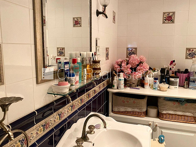 Фасадный дом, реновированный дом, благоустроенная озеленённая территория, вход с Рига - изображение 12