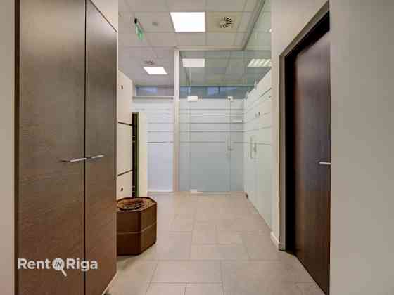 Сдается в аренду офисное помещение на пересечении улиц Мuitas и Citadeles, на 1-м этаже, с Rīga