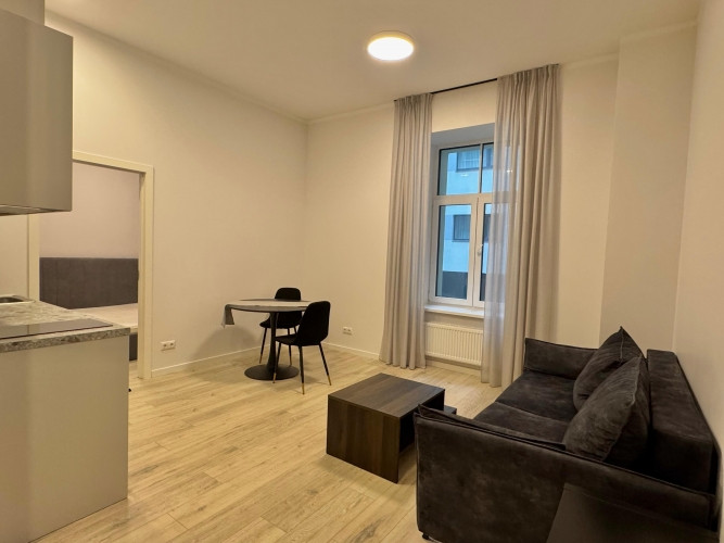 Mēbelēts 2-istabu dzīvoklis Klusajā centrā- Pulkveža Brieža ielā.  Dzīvokļa plānojums Rīga - foto 4