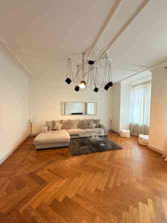 Продаётся элегантная, полностью меблированная 2-комнатная квартира в центре Риги Rīga