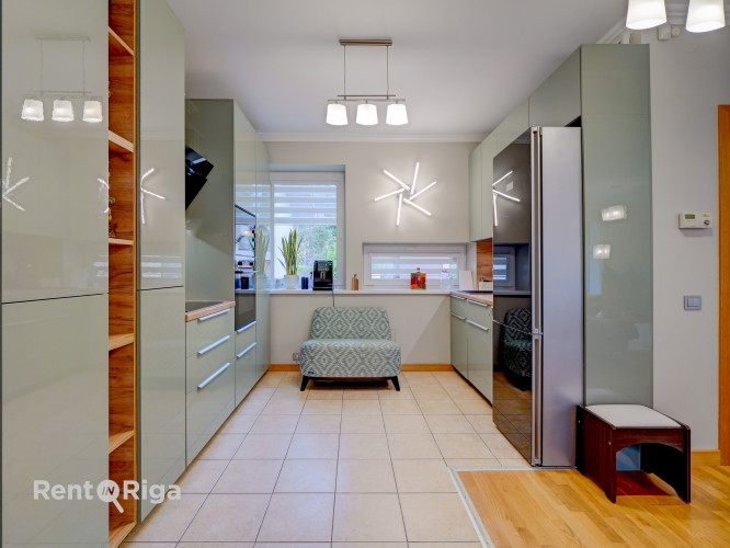 Реконструированный, качественно и со вкусом обставленный двухэтажный таунхаус в Огре и Огрский край - изображение 2