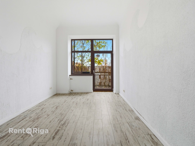 Dzīvoklis ar savu šarmu un auru.  Tā logi ir vērsti uz Sporta pils dārzi, kur vairāku gadu Rīga - foto 8