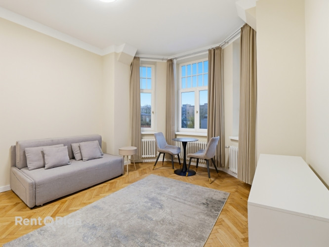 Mēbelēts Studio dzīvoklis Rīgas Centrā.  Tas atrodās restaurētā vēsturiskā jūgendstila Rīga - foto 11