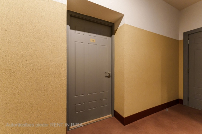 Mēbelēts Studio dzīvoklis Rīgas Centrā.  Tas atrodās restaurētā vēsturiskā jūgendstila Rīga - foto 17