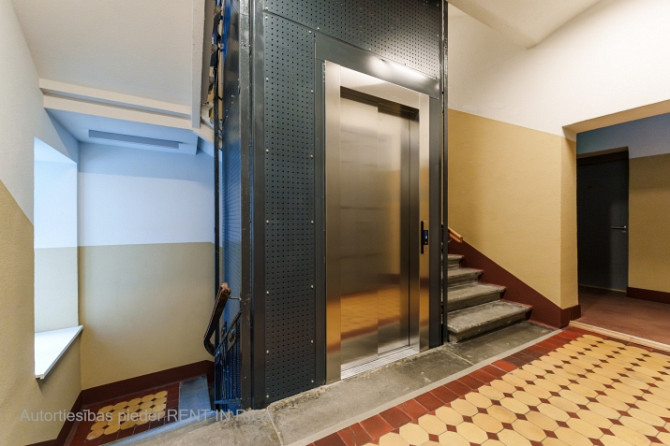 Mēbelēts Studio dzīvoklis Rīgas Centrā.  Tas atrodās restaurētā vēsturiskā jūgendstila Rīga - foto 18