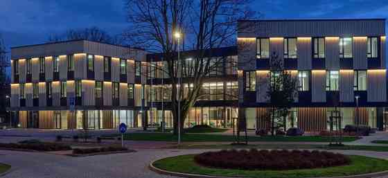 Biroja telpas A klases biroju ēkā Mežaparkā.  Telpas ir piemērotas salonam, veikalam vai birojam, un Рига