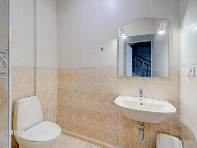 Atvērtā tipa birojs kopā ar savu virtuvi.  Piedāvājam nomai ērtu un funkcionālu biroja telpu Rīga - foto 7