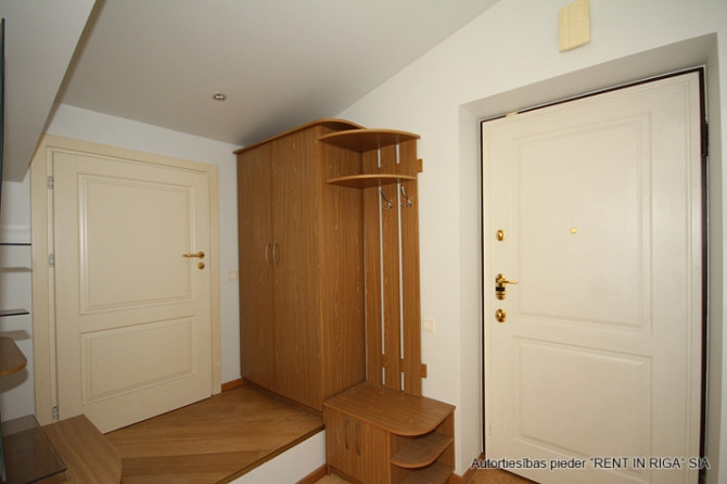 Elegants 2-istabu dzīvoklis ar privātu jumta terasi prestižajā vēstniecību rajonā  Izbaudiet Rīga - foto 9