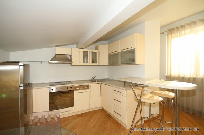 Elegants 2-istabu dzīvoklis ar privātu jumta terasi prestižajā vēstniecību rajonā  Izbaudiet Rīga - foto 4