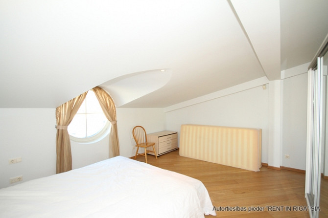 Elegants 2-istabu dzīvoklis ar privātu jumta terasi prestižajā vēstniecību rajonā  Izbaudiet Rīga - foto 6