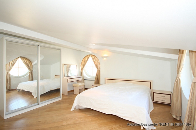 Elegants 2-istabu dzīvoklis ar privātu jumta terasi prestižajā vēstniecību rajonā  Izbaudiet Rīga - foto 7