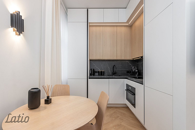 Lielisks 3 istabu dzīvoklis, 76  kv.m, 2/5 st., pirmskara laika māja, jauns lifts, gaumīgi Rīga - foto 4