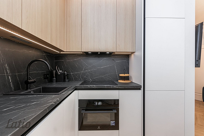 Lielisks 3 istabu dzīvoklis, 76  kv.m, 2/5 st., pirmskara laika māja, jauns lifts, gaumīgi Rīga - foto 3