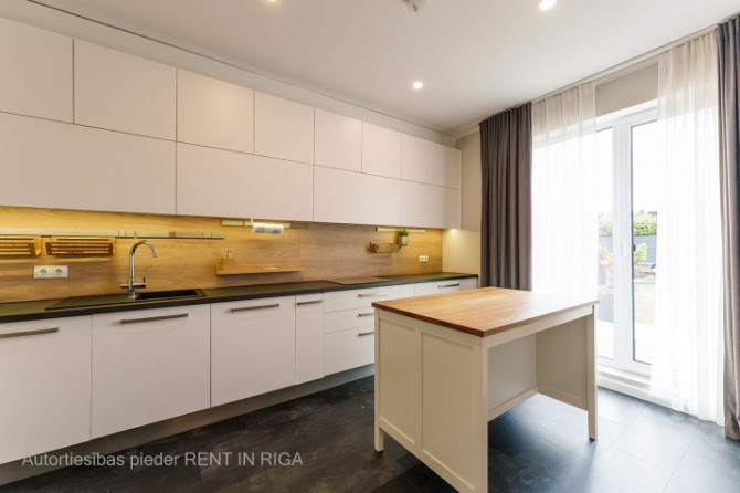 Piedāvājam ilgtermiņa īrei ērtu ģimenes māju Vīkuļos, Babītes pagastā. Īpašums sastāv Rīgas rajons - foto 4