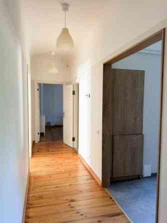 Izīrē gaišu un mājīgu 3 istabu dzīvokli Āgenskalnā!  Māja ar trīs stāviem un četriem dzīvokļiem, tāp Рига