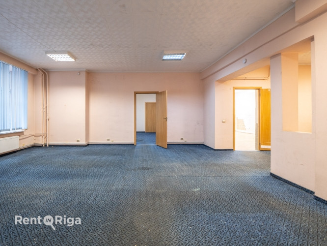 Офис с складскими помещениями на первом этаже с отдельным входом с первого этажа. Рига - изображение 4