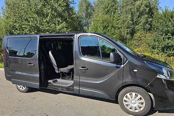 Garā bāze ar ietilpīgu bagāžnieku. 9(8+1) sēdvietas. Kopts un labi uzturēts Opel Vivaro. Visas... Rīga