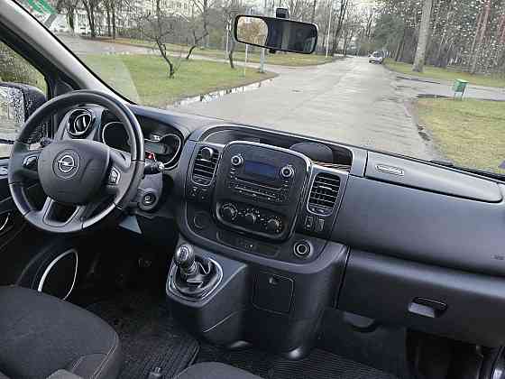 Garā bāze ar ietilpīgu bagāžnieku. 9(8+1) sēdvietas. Kopts un labi uzturēts Opel Vivaro. Visas... Rīga