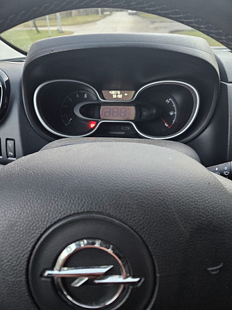 Garā bāze ar ietilpīgu bagāžnieku. 9(8+1) sēdvietas. Kopts un labi uzturēts Opel Vivaro. Visas... Rīga - foto 1