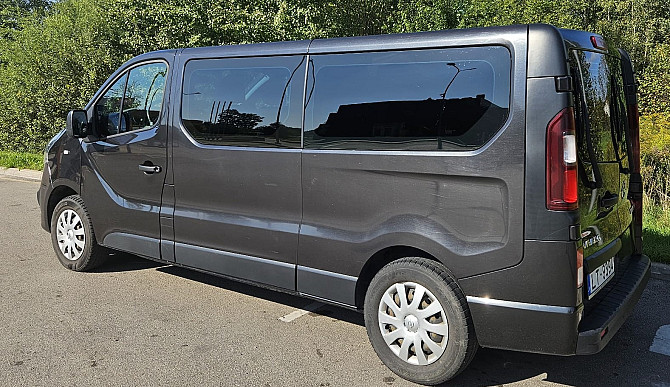 Garā bāze ar ietilpīgu bagāžnieku. 9(8+1) sēdvietas. Kopts un labi uzturēts Opel Vivaro. Visas... Rīga - foto 6