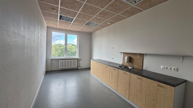 Просторная территория с несколькими зданиями предлагается к покупке.  Состав Рига - изображение 8