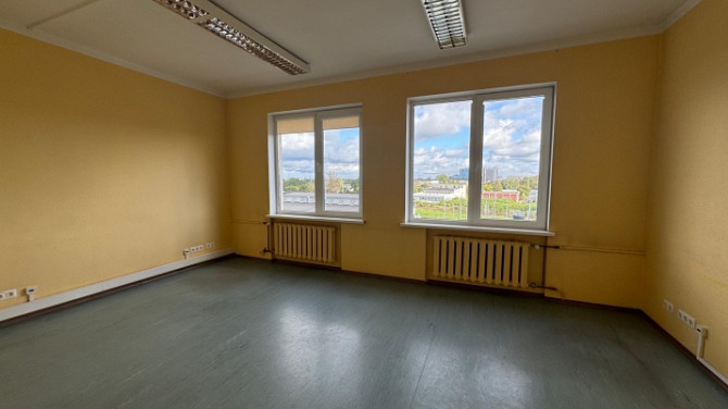 Просторная территория с несколькими зданиями предлагается к покупке.  Состав Рига - изображение 7